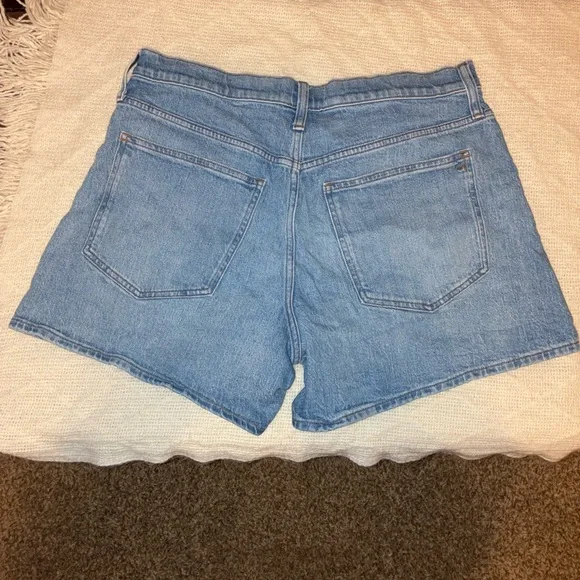 Madewell Mid Length Jean Short - Picture 2 of 3